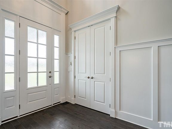 3rd image of 32 Tivoli Ct