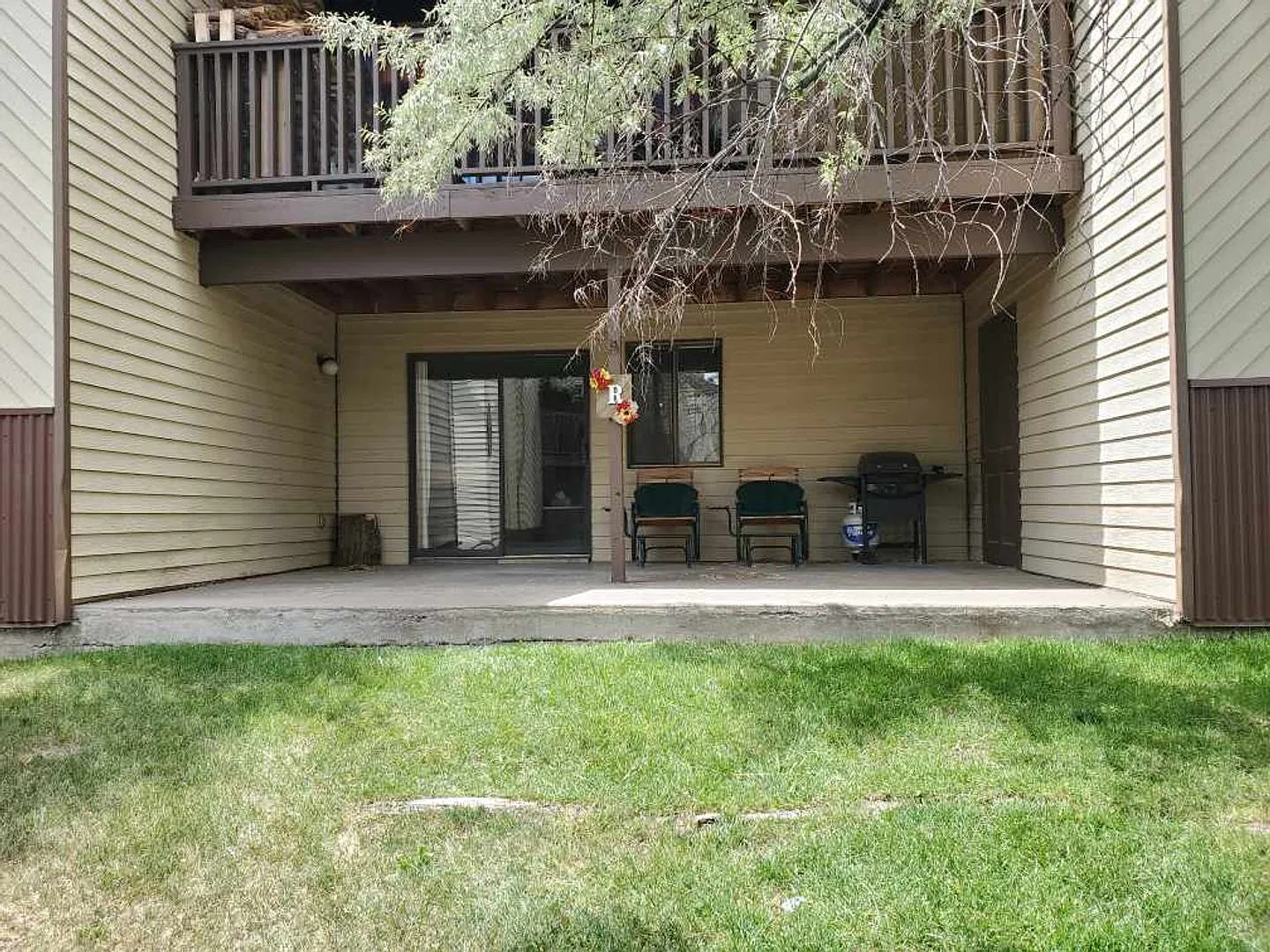 2-Bedroom, 2-Bath End-Unit Condo Near Downtown Durango — Photo 1
