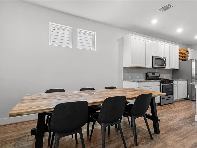 7106 Silver Star Ln — Photo 13