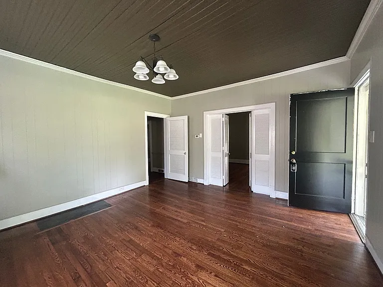 311 Keating Dr — Photo 3