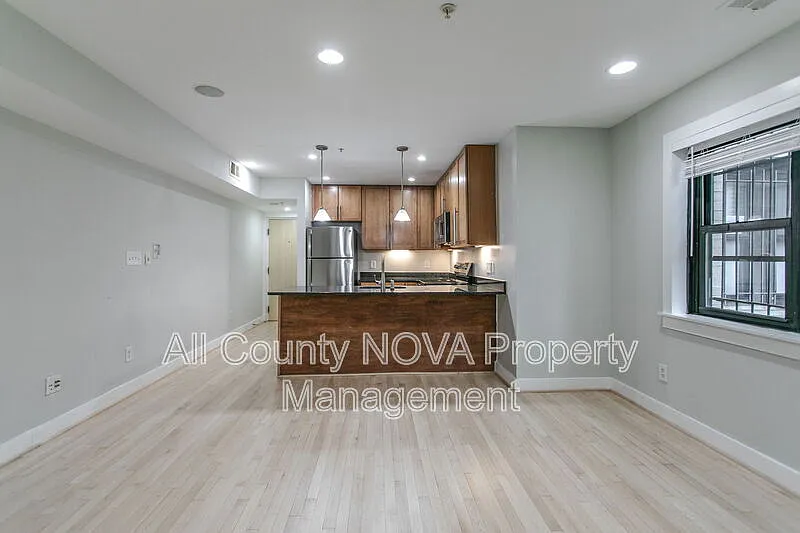 2 bed, 2.0 bath, 740 sqft, $2,250 — Photo 1