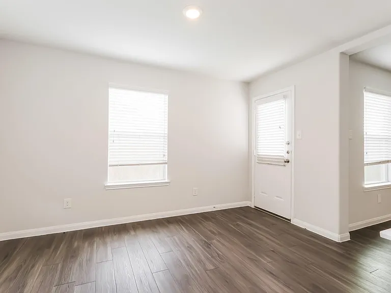 2451 Gibbs Bend Ct — Photo 6