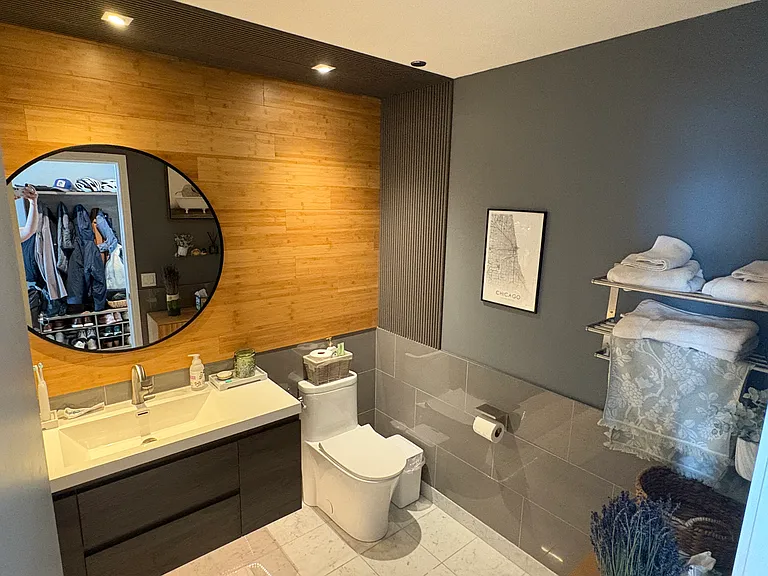 860 W Blackhawk St #601 — Photo 8