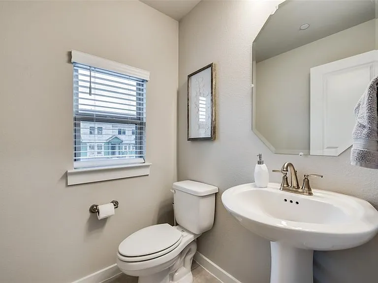 1317 Pebblebrook Dr — Photo 26