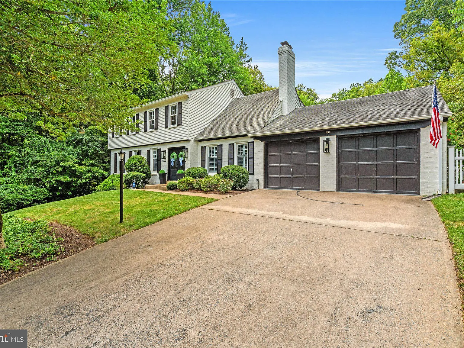 4 bed, 2.5 bath, 3460 sqft, $5,500 — Photo 3