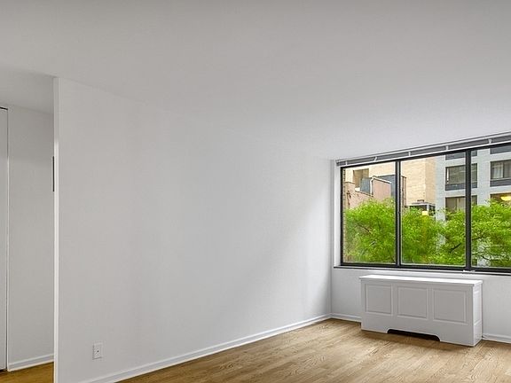 3rd image of 245 E 44th St APT 7C