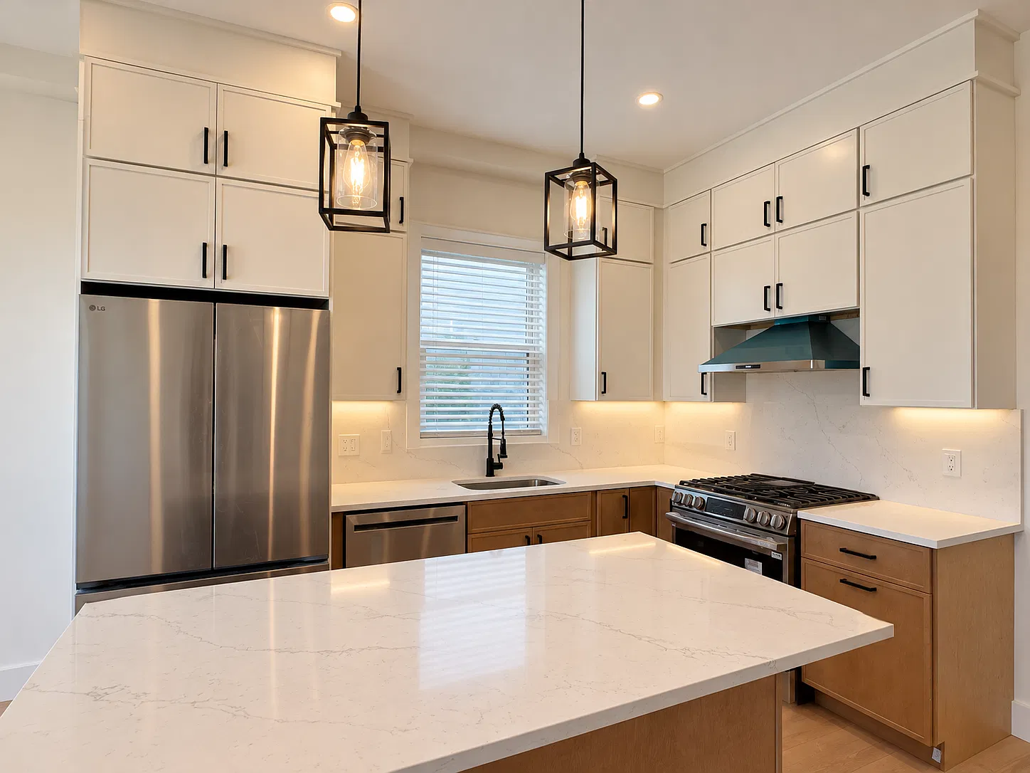 3 bed, 1400 sqft, $3,600 — Photo 2