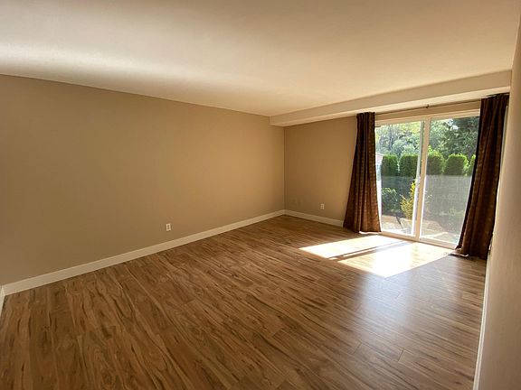5th image of 9809 NE 124th St APT 303