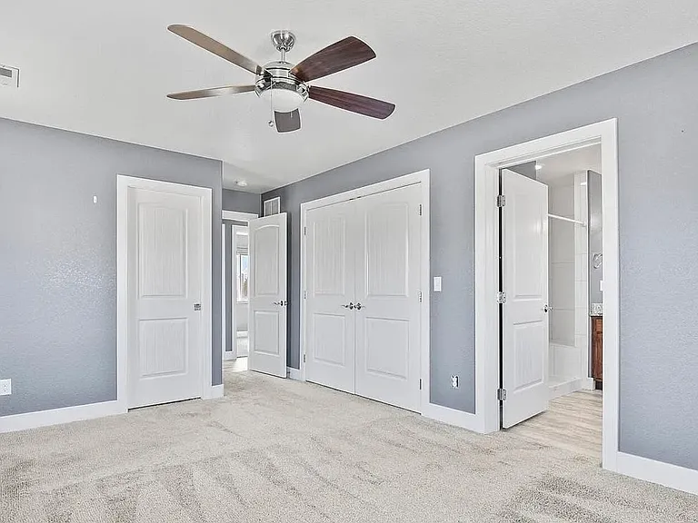 573 W Archer Plz — Photo 16