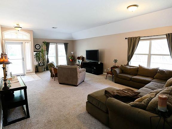 5th image of 2709 S Oxford Dr