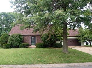 586 Wilson Dr, Columbia, IL 62236