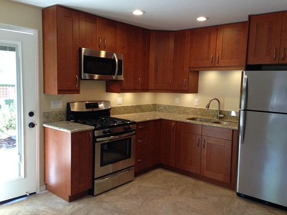 Modern & recently renovated kitchen