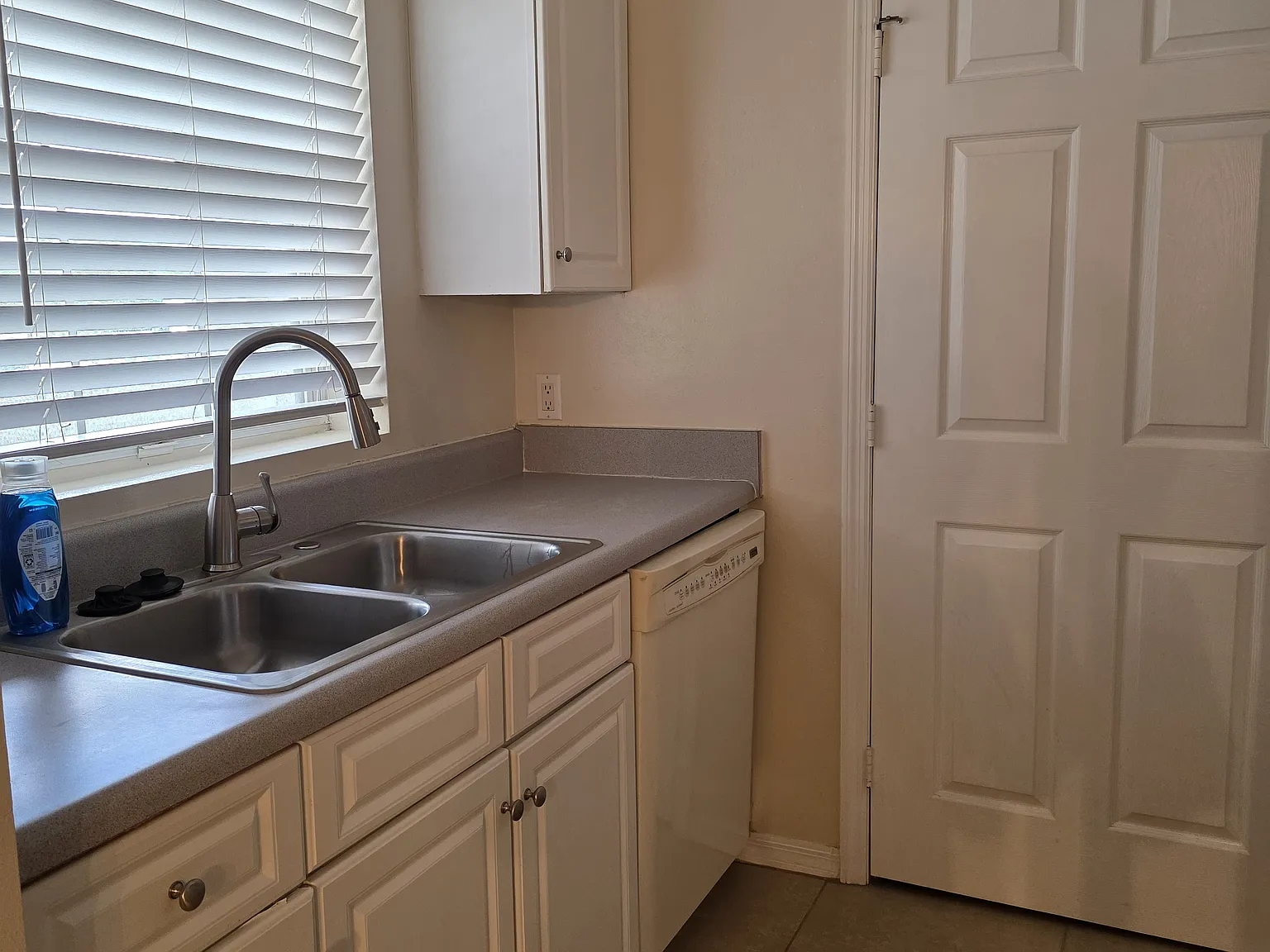 4274 Calinda Ln — Photo 3