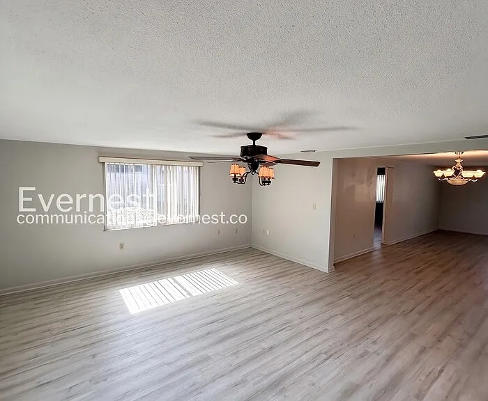 7810 Cayuga Dr — Photo 8