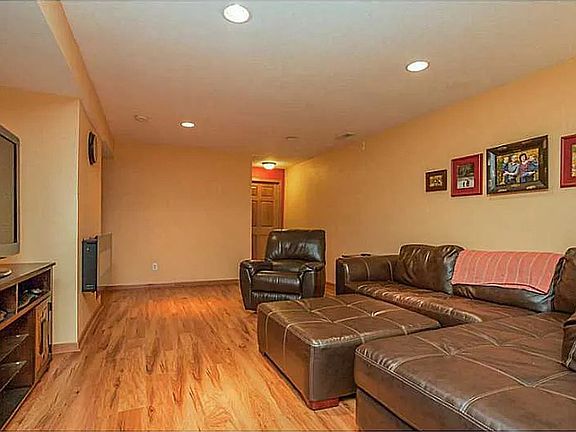 2nd image of 311 Grant Avenue Cir