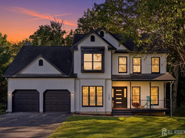 113 Oakdale Rd, Chester, NJ 07930
