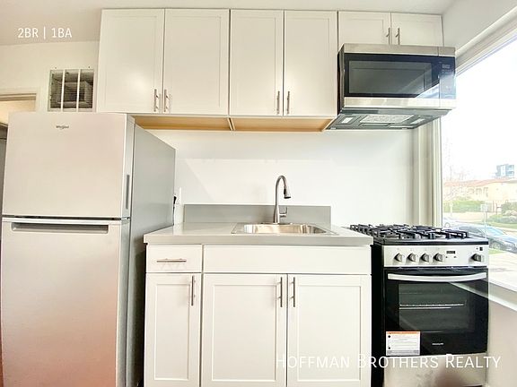 3rd image of 1445 S Sherbourne Dr #1A