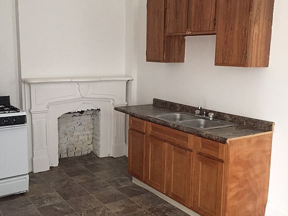 3rd image of 3222 Bishop St