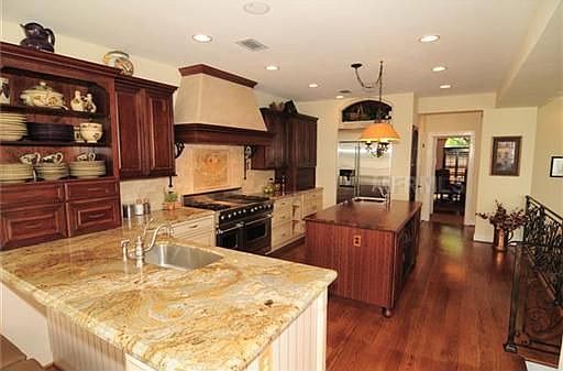 3rd image of 1745 Lake Berry Dr