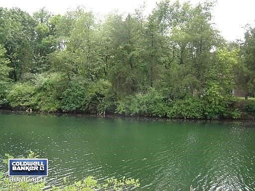 2nd image of 2995 N Lakeside Dr
