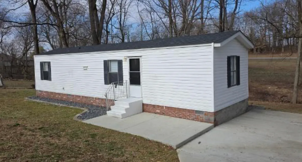 2 bed, 672 sqft, $1,200 — Photo 1