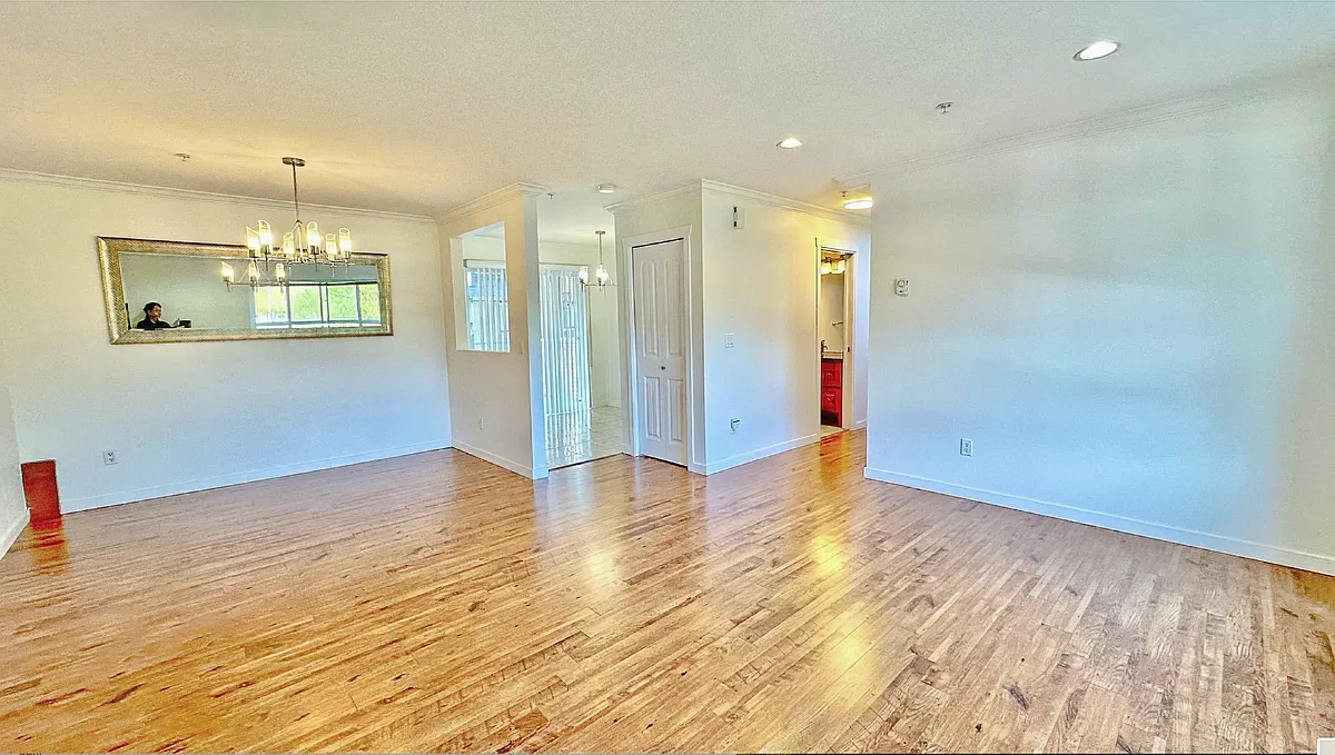 Building Photo - 3685 Woodland Dr