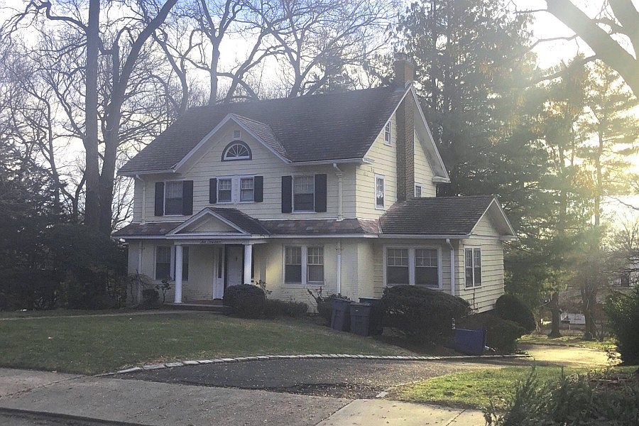 1st image of 214 Mayhew Dr