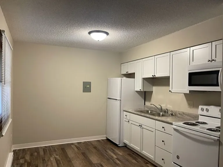 3104 Blakeley Ave — Photo 6