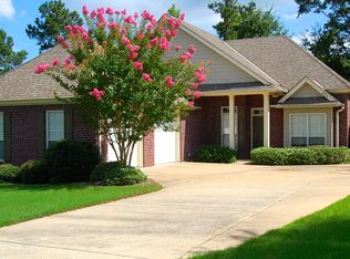 824 Berry Ln, Auburn, AL 36830