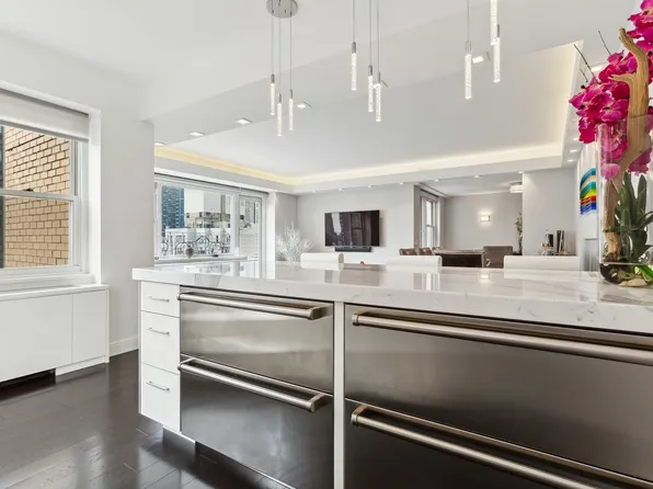 205 East 63rd Street image 6 of 17