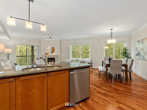 4th image of 18609 SE Newport Way APT 308