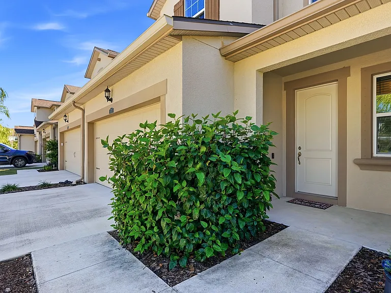 5710 Silverbridge Trl — Photo 3