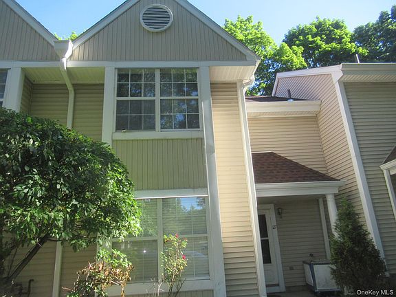 5th image of 127 Creekside Circle