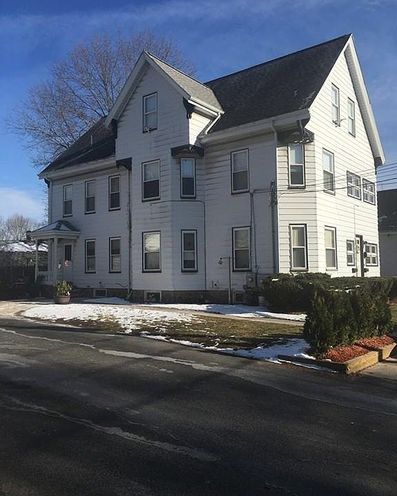 2nd image of 34 Crescent St