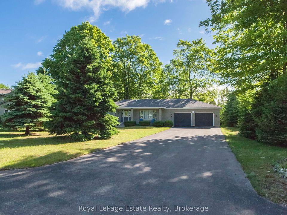 1st image of 21 Sauble Woods Cres