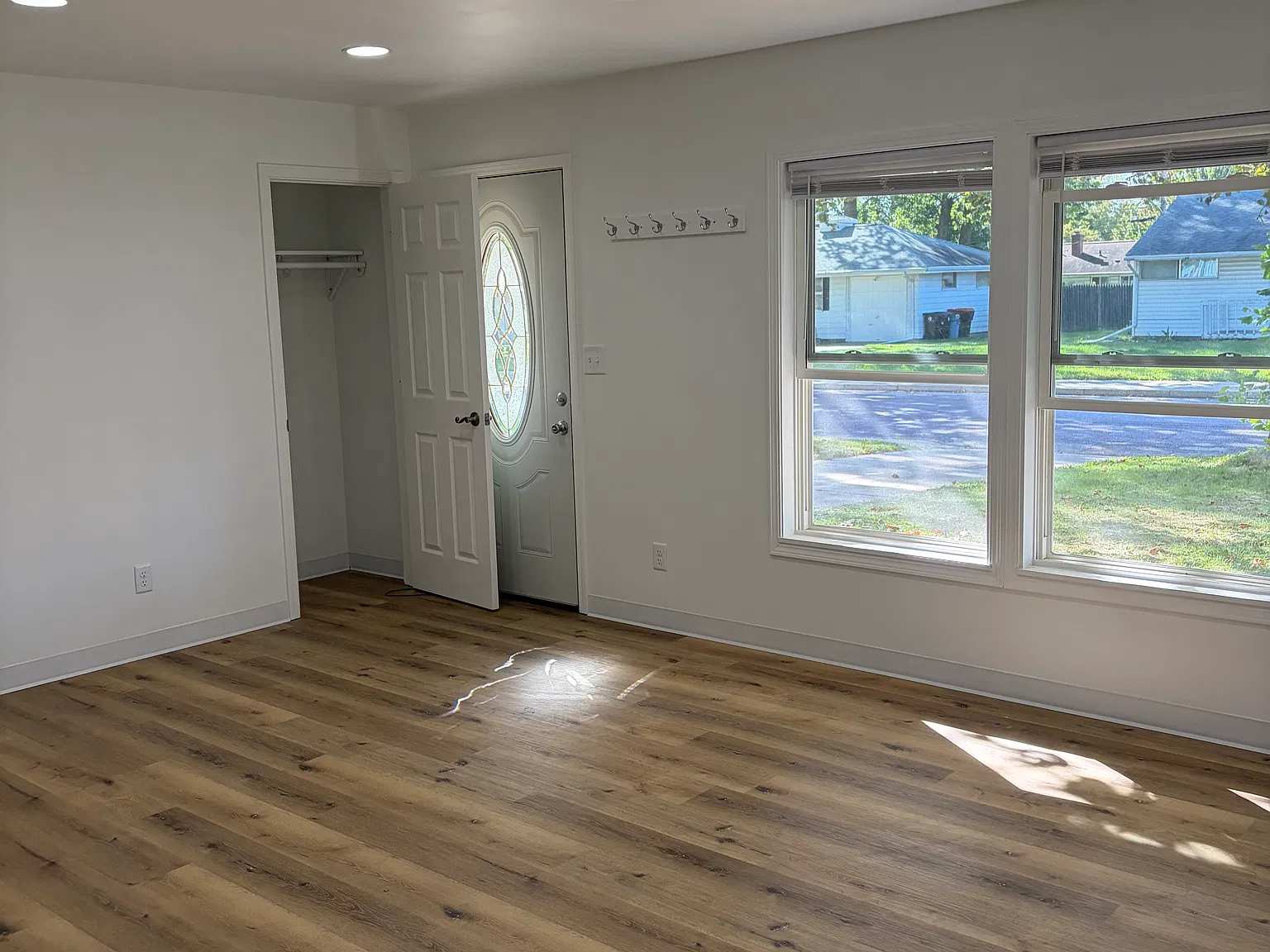 2 bed, 720 sqft, $1,200 — Photo 2