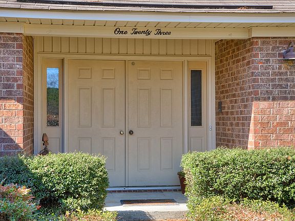 2nd image of 123 Wood Creek Dr