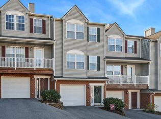 145 Blue Leaf Dr, Christiansburg, VA