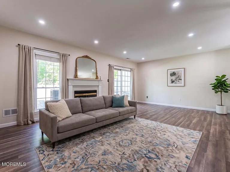 4 Vassar Pl — Photo 15