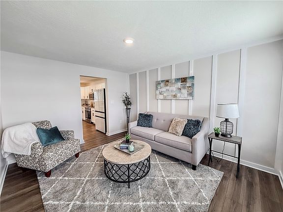 3rd image of 262 Lily Ridge Dr