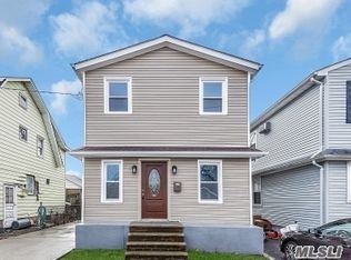 987 Auburn St, Franklin Square, NY 11010