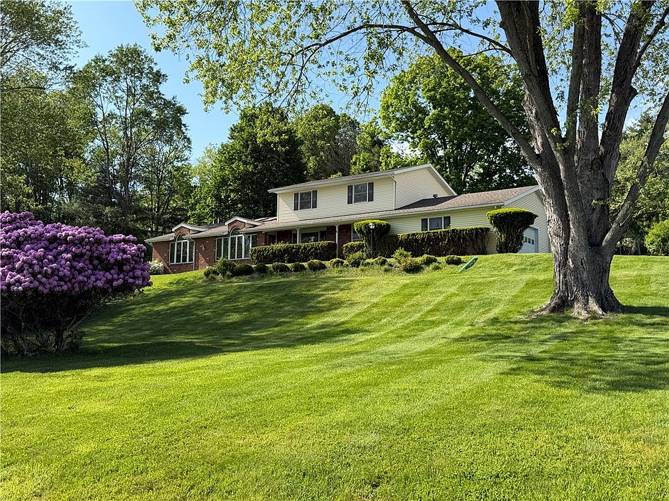 1st image of 6 Cedarwood Ln