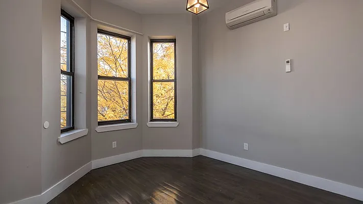 Rented by Nooklyn NYC LLC | media 41