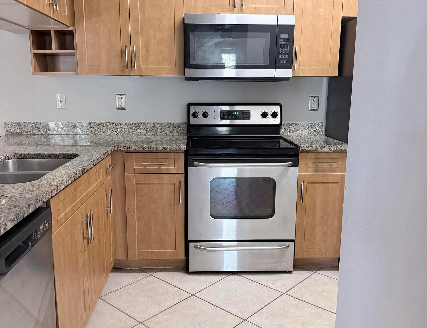 2 bed, 2.0 bath, 1262 sqft, $2,400 — Photo 4