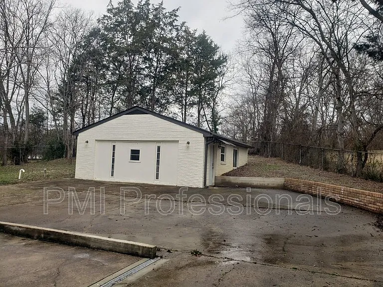 528 Judd Dr #B — Photo 8