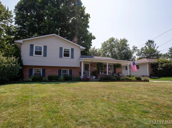 1848 Clearbrook St SE, Grand Rapids, MI 49508