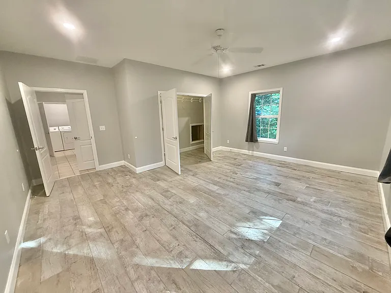 2041 English Ln — Photo 44