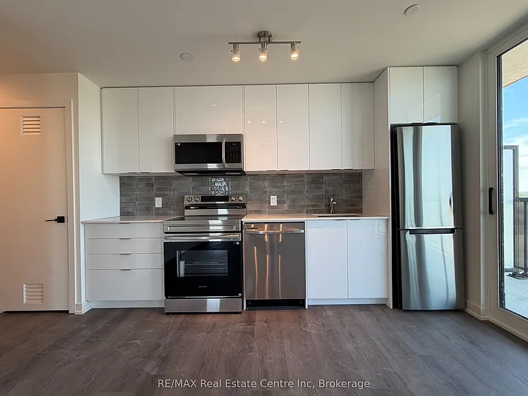 33 Erie Ave #901 — Photo 11