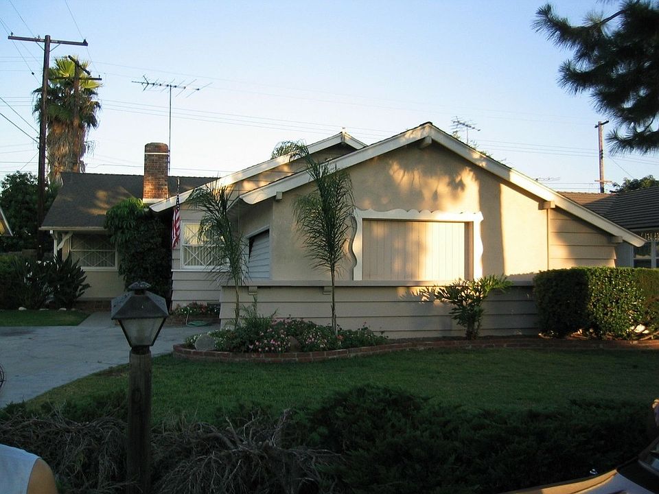 2nd image of 7046 Pico Vista Rd