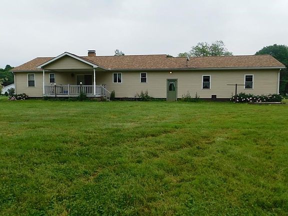 COVERED REAR PORCH